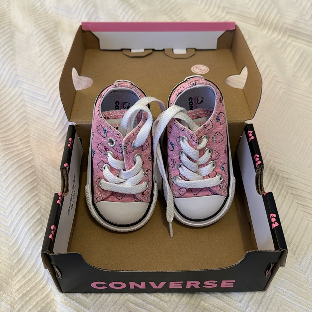 Converse Hello Kitty sneakers new pink toddler size 4